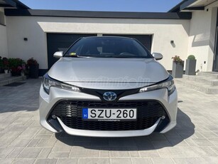 TOYOTA COROLLA 2.0 Hybrid Executive e-CVT Magyarországi! 17ezer Km! Digitális klíma. ülésfűtés!