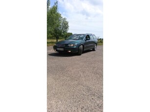 VOLVO V70 2.4 D Momentum