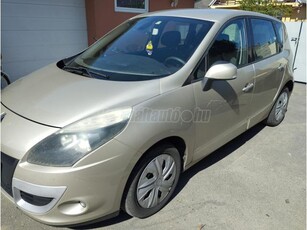 RENAULT SCENIC Grand Scénic 1.5 dCi Dynamique EDC