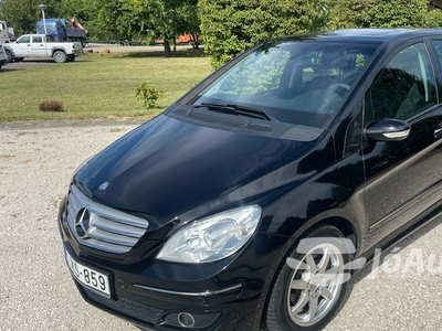 MERCEDES-BENZ B-osztály