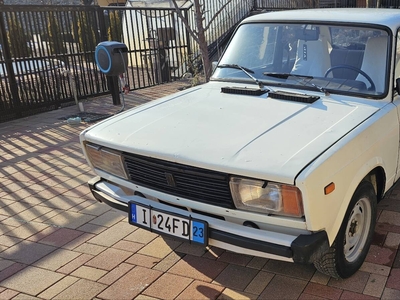 Lada 2105-3 Benzin/Gáz eladó