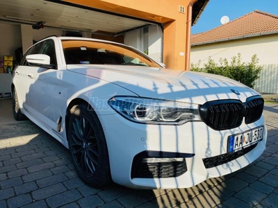 BMW 5-ÖS SOROZAT 530i Touring M-Performance Alpinweiss