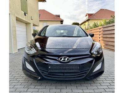 HYUNDAI I30 1.4i Easy Life Klíma/Alufelni/Szervizkönyv // 103.000 km //