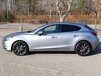 MAZDA 3 2.2 D Revolution