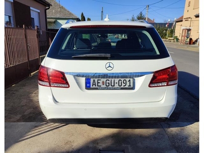 MERCEDES-BENZ E 300 BlueTEC HYBRID T Elegance (Automata)