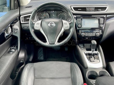 NISSAN QASHQAI 1.6 dCi Tekna / Mo-i!/ 168eKm!/ Üvegtető!/ Megkímélt/ Rendszeresen karbantartott!