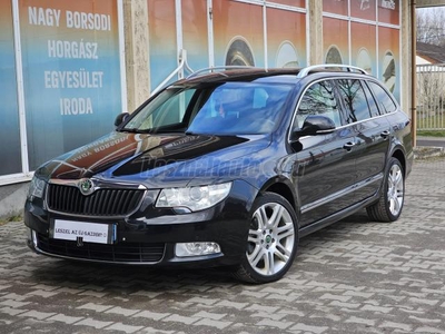 SKODA SUPERB Combi 2.0 CR TDI Elegance megkimélt.206 e km