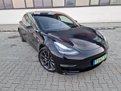 TESLA MODEL 3 Long Range AWD (Automata) 96000 KM FEKETE BELSŐ ÜVEGTETŐ PRÉMIUM ZENE 360 KAMERA KEYLESS ÜLÉSFŰTÉS