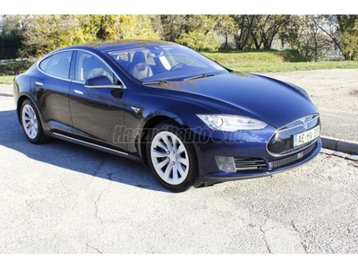 TESLA MODEL S 85 (Automata) ÁFA-S ÁR. AUTOPILOT. CCS. GEN 2-ES ÜLÉSEK. NYITHATÓ PANORÁMA TETŐ. LÉGRUGÓ