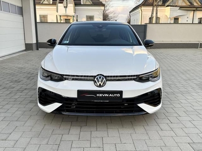 VOLKSWAGEN GOLF VIII 2.0 TSI R 4Motion DSG IQ Led/Navi/Harman/Pano/R Perf/AKRAPOVIC/19Alu Mo-i/ÁFÁ-s!!!