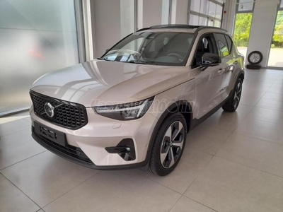 VOLVO XC40 2.0 [B4] MHEV Ultimate Dark DCT KÉSZLETRE ÉRKEZŐ! TARTOZÉK AKCIÓVAL !