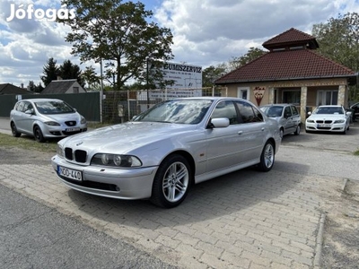 BMW 525i.......