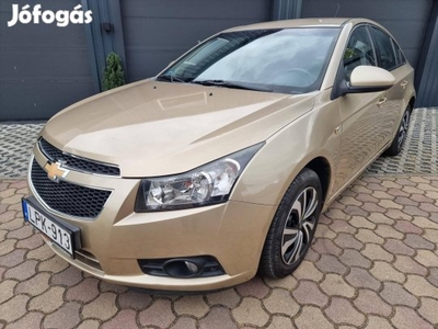 Chevrolet Cruze 1.6 LS Hazai Új Vásárlás. Vezet...