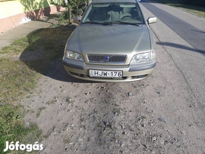 Eladó Magánszemélytől 2000.Volvo S40 1.6 benzin friss műszakival