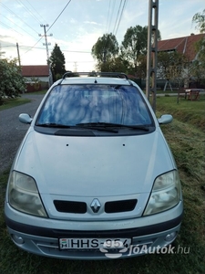 RENAULT Scénic