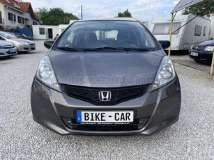 HONDA JAZZ 1.2 Trend /97.000km-szervizkönyv-gyári kulcsok!/