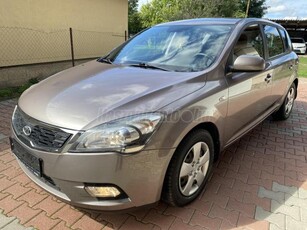 KIA CEE'D 1.6 EX 136000 KM !! KLIMA SZERVIZKÖNYV !!