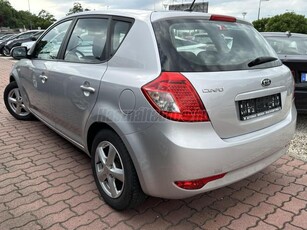 KIA CEE'D 1.6 LX Exclusive 78.000KM!!! Márkaszervíz által Végig Vezetett Szervízkönyv.Navigáció.Tempomat