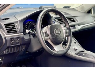 LEXUS CT 200h Executive Leather&Navigation (Automata) / 2. Tulaj!/ Végig vezetett SZK!/ NAVI/ Gyári fény!/ Bőr/ Ülésfűtés!