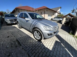 MERCEDES-BENZ ML-OSZTÁLY ML 300 CDI BlueEFFICIENCY (Automata) Szép állapot.3.5T v.horog.sz.könyv!!!