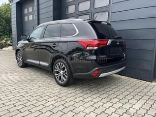 MITSUBISHI OUTLANDER 2.2 DI-D Instyle Navi 4WD (Automata) SZERVIZKÖNYV / LED / ÜLÉSFŰTÉS / KAMERA