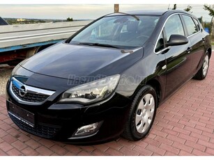 OPEL ASTRA J 1.6 Cosmo