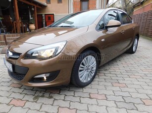 OPEL ASTRA J Sedan 1.6 Selection EURO6