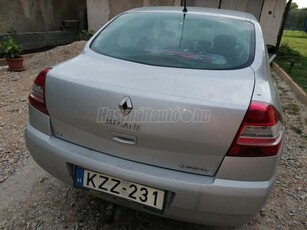 RENAULT MEGANE 1.4 Voyage