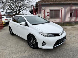 TOYOTA AURIS 1.6 Lounge NAVI-KAMERA-ÜLÉSFŰTÉS-AUTÓMATA BEPARKOLÁS