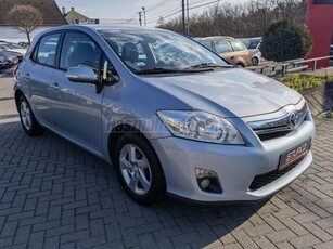 TOYOTA AURIS 1.8 HSD Sol (Automata) Hibrid Alufelni-Tempomat-Sz.könyv-Led menetfény