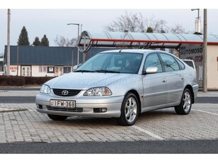 TOYOTA AVENSIS 1.6 Linea Terra