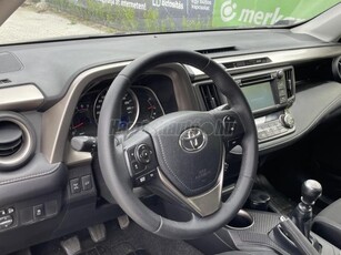 TOYOTA RAV 4 Rav4 2.2 D-4D FOGLALÓZVA 4WD +tolató kamera + LED + keyless go + MAGYARORSZÁGI AUTÓ! FRISSEN