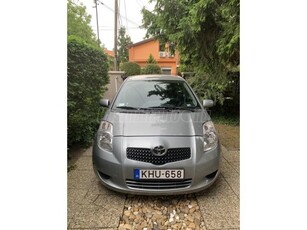 TOYOTA YARIS 1.3 Sol AC