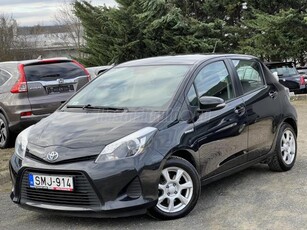 TOYOTA YARIS 1.5 HSD Active (Automata) HYBRID / VEZETETT SZERVIZKÖNYV