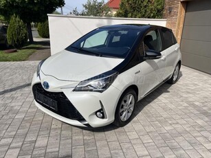 TOYOTA YARIS 1.5 VVT-i Hybrid Comfort e-CVT kamera. vez támogató rendszerek