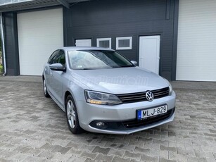 VOLKSWAGEN JETTA 1.6 CR TDI Trendline