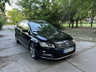 VOLKSWAGEN PASSAT VII Variant 2.0 CR TDI Highline BMT R-LINE.PANO.NAVI.BI-XENON.HOROG.Ü.FŰT