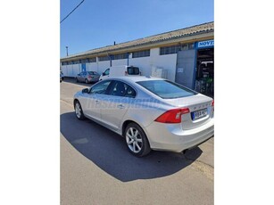 VOLVO S60 2.0 [T3] Momentum