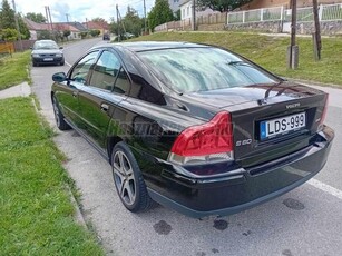 VOLVO S60 2.4 D Kinetic