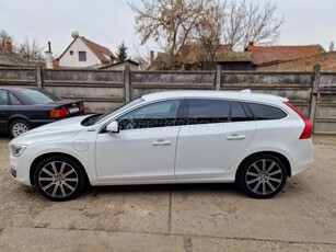 VOLVO V60 2.4 D [D6] PHEV AWD Summum Geartronic