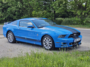 FORD MUSTANG Fastback 3.7 V6