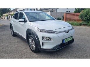 HYUNDAI KONA EV 39kWh Comfort vezetett szervizkönyves. nagy kijelzős (bluelink). hőszivattyú. ülés. kormány fű