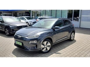 HYUNDAI KONA EV 64kWh Premium Magyarországi. Vezetett szervizkönyves!