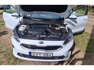 KIA CEE'D Ceed SW 1.6 CRDi HP Hybrid Silver Magyarországi Garanciás 45.000 Km! Azonnal Elvihető!