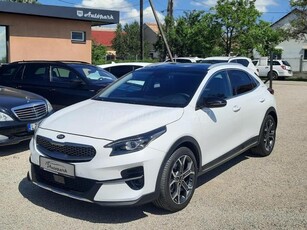 KIA XCEED 1.6 CRDi HP Hybrid X-Platinum GYÖNGYHÁZFEHÉR panoramatető virtuális műszerfal hűtött-fűtött memoriás bőrülések