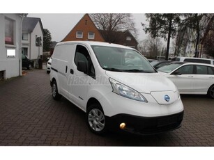 NISSAN NV200 e-NV200 Tekna (Automata) 40 kWh 220KM HATÓTÁV. ÚJSZERŰ ÁLLAPOT.TÉLI-NYÁRI KEREKEK.TÁROLÓ REKESZES RAKTÉR