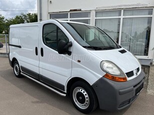 RENAULT TRAFIC 1.9 dCi L1H1 Komfort végig vez. szerv.könyv