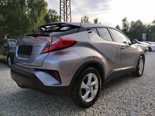 TOYOTA C-HR 1.8 Hybrid Comfort Business e-CVT 56.000 KM. NAVI. KAMERA. ÜLÉSF. KEYLESS. SÁV ÉS TÁVTARTÓ. DIGITKLÍMA. ALUFELNI