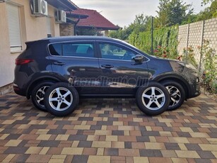 KIA SPORTAGE 1.6 GDI Safety MY21 Garanciális! Sérülésmentes! Könnyűfémfelnire szerelt téli. -nyárigumi garnitura!