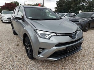 TOYOTA RAV 4 Rav4 2.5 Hybrid Executive MY18 e-CVT MO-I-BŐR-XENON-ÜLÉS F-NAVI-LED-18 ALU-PDC-SÁVTARTÓ-T KAMERA-88eKm